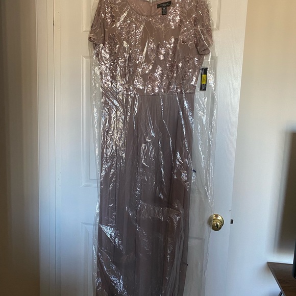 R&M Richards Dresses & Skirts - R&M Richards 14 Petite never worn it altered dress from Dillards.